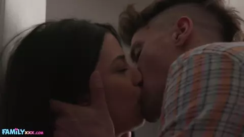Vanessa Marie – First Time Fantasy Becomes Reality For Sister – FAMILYxxx