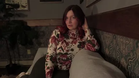 Bettie Bondage – Friends Want to Fuck Your Mom