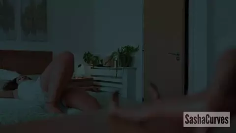 SashaCurves - Giantess Mom's New Toy