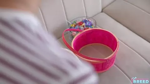 Ember Snow - Stepmom Wants Something Sweet In Her Basket This Easter - S9:E3