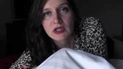 Bettie Bondage - Talking Your Naive Ditzy Mom Into A Bj