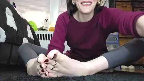 Misbehavedxoxo – Mommy finds foot porn on your computer
