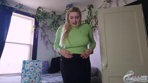 JustJojo333 – Mommy’s New Sweater