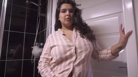 Mayapetite – Mommy GIVES IN
