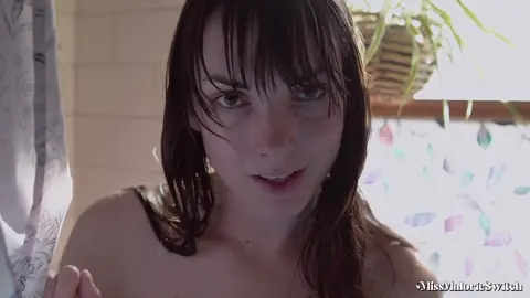 Miss Malorie Switch – Sneaking Into Sisters Shower