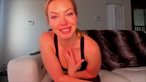 Missbehavin26 – Milfs friend gives u JOI